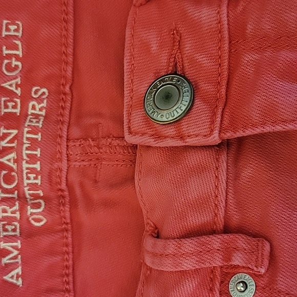 American Eagle Outfitters Women's Red Denim Shorts - Picture 3 of 4